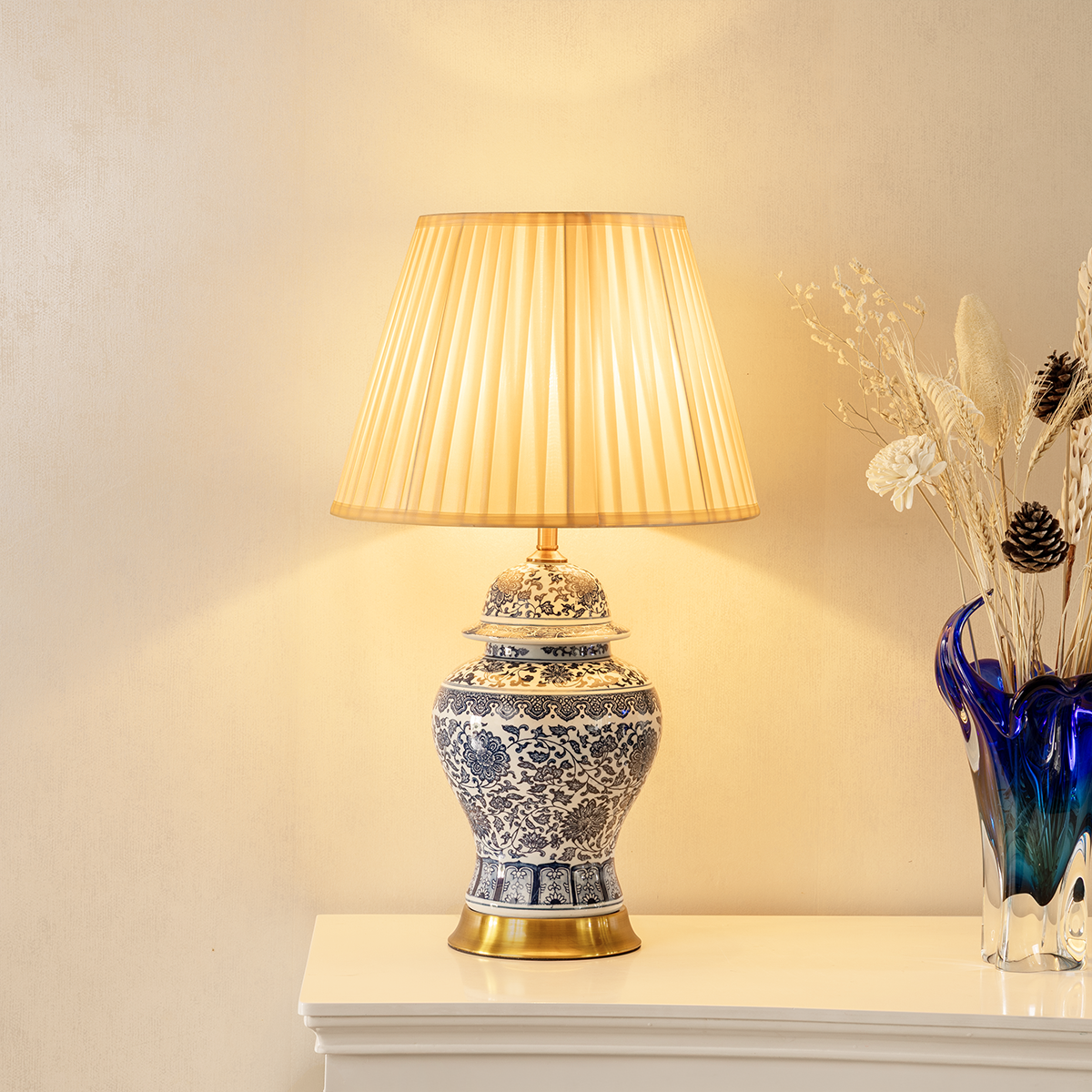 Classic Dynasty Table Lamps for Living Room