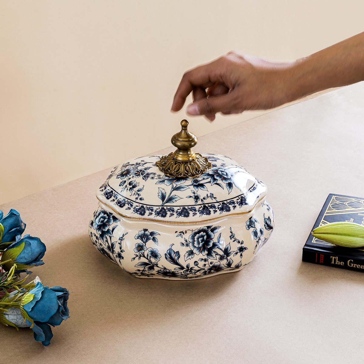 Oxford Lidded Decorative Ceramic Vase & Items for Room Decoration