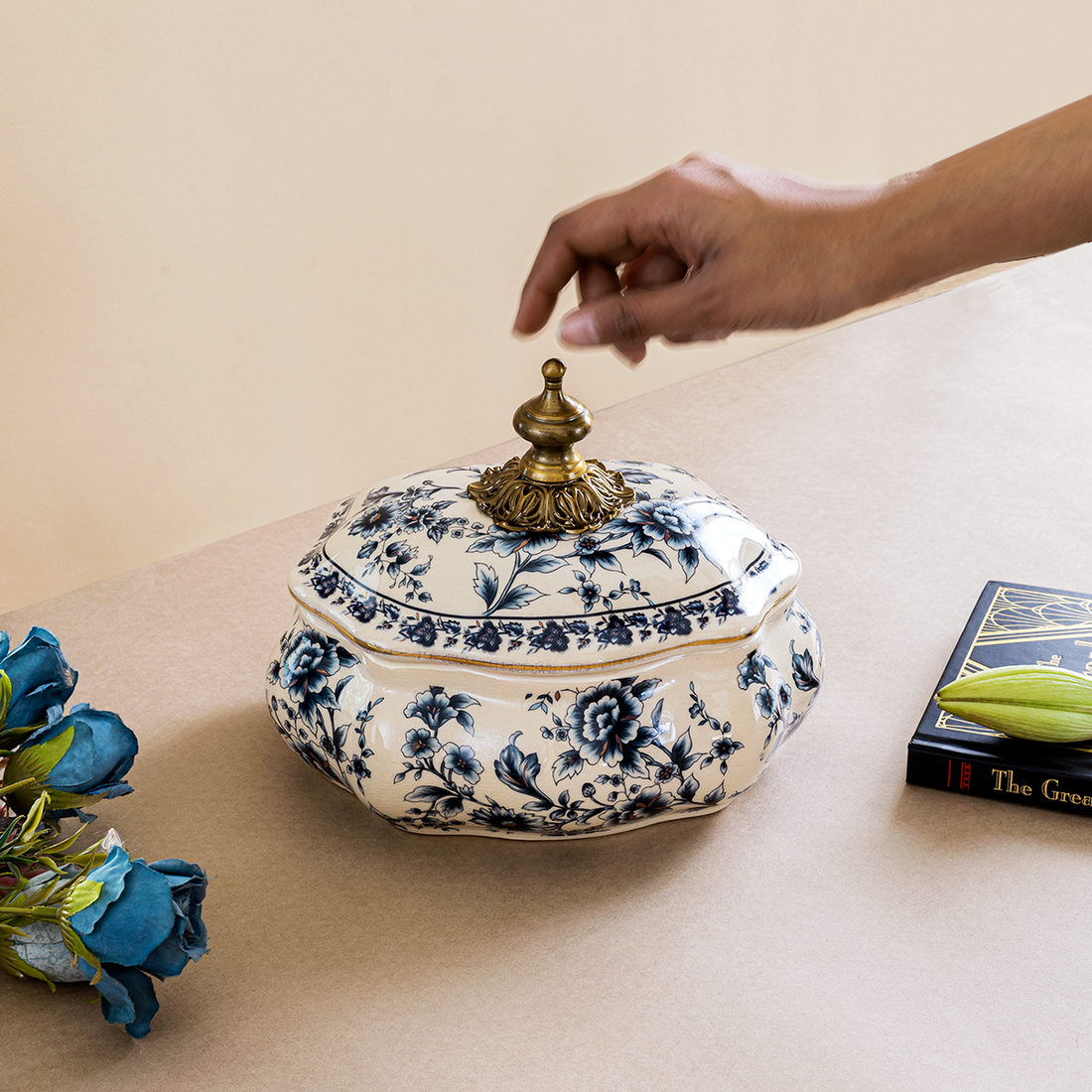 Oxford Lidded Decorative Ceramic Vase & Items for Room Decoration
